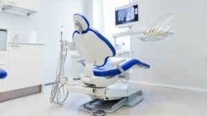 Clean patient room in dental office that has UV indoor air disinfection solutions